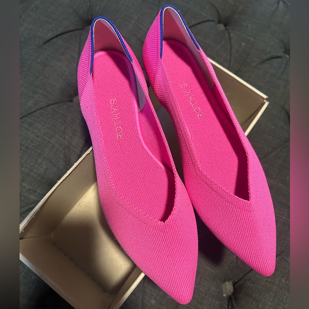Rothy’s pink pointed flats in size 9.5